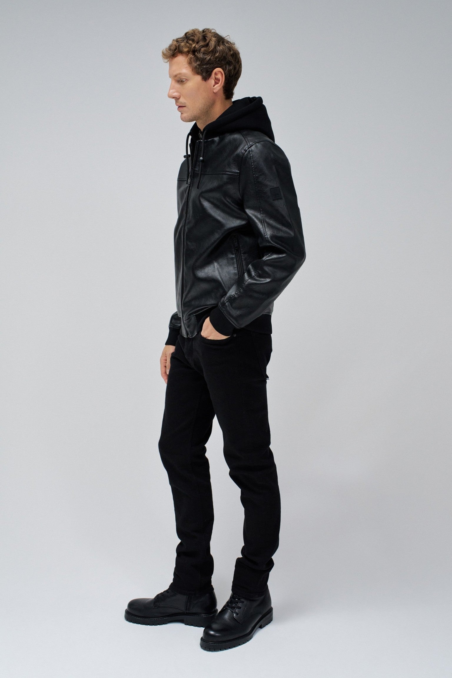 CHAQUETA BOMBER EFECTO PIEL