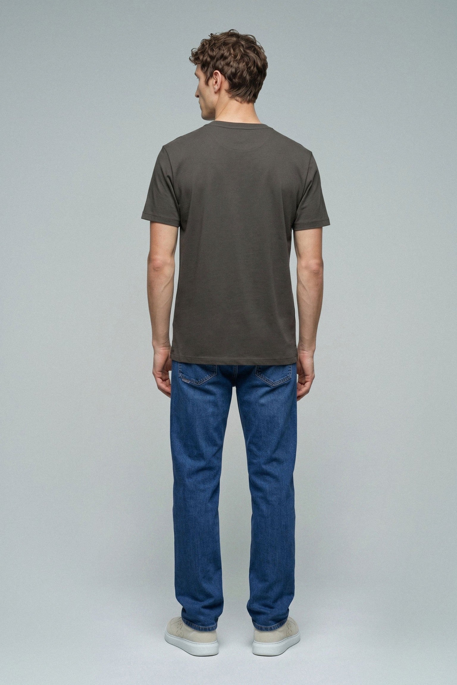CAMISETA CON BRANDING
