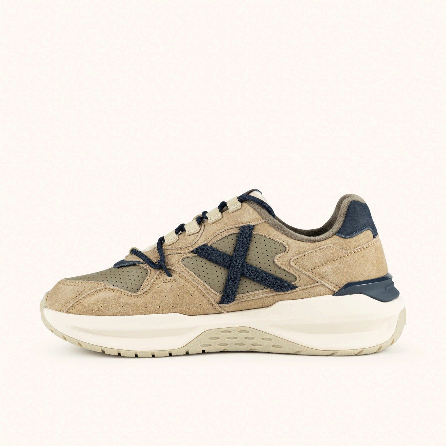Deportiva Munich Nexa 26 color beige
