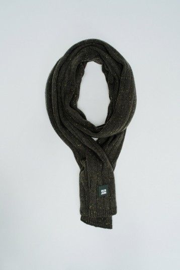 BASIC KNIT SCARF WITH LABEL