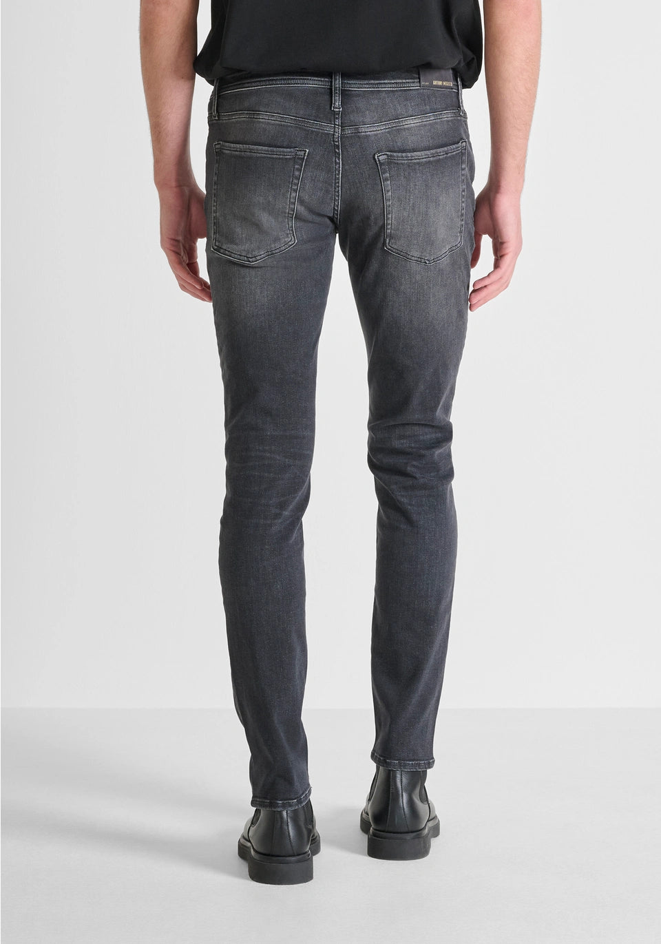 Pantalón vaquero Ozzy Tapered Fit Autenthic Black