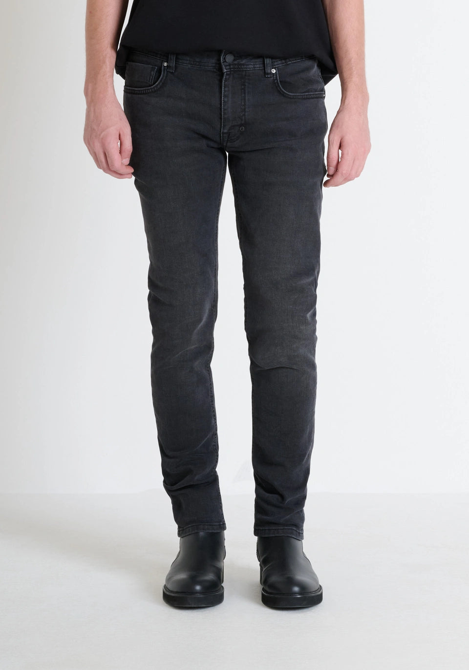 Pantalón vaquero Ozzy Tapered Fit Power Stretch Black