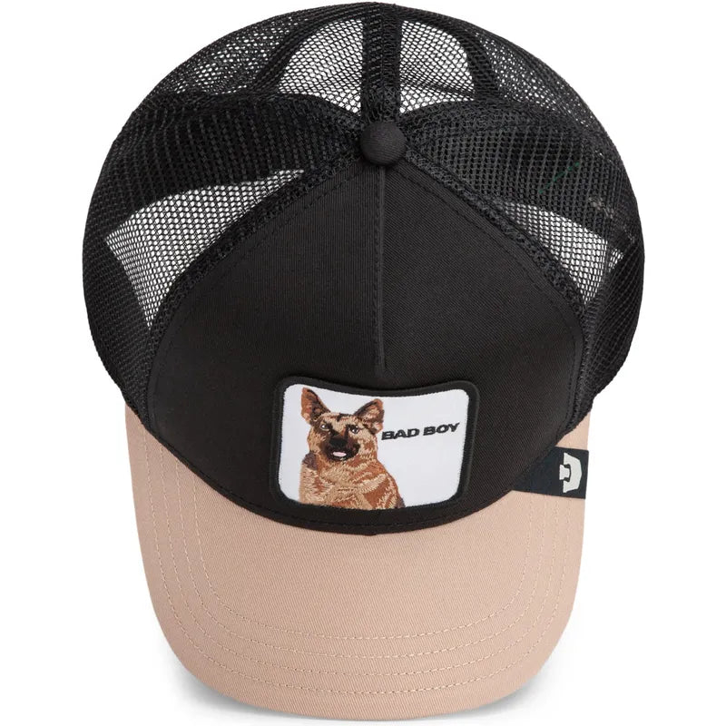 Gorra trucker negra y beige perro pastor alemán The Bad Boy The Farm de Goorin Bros.