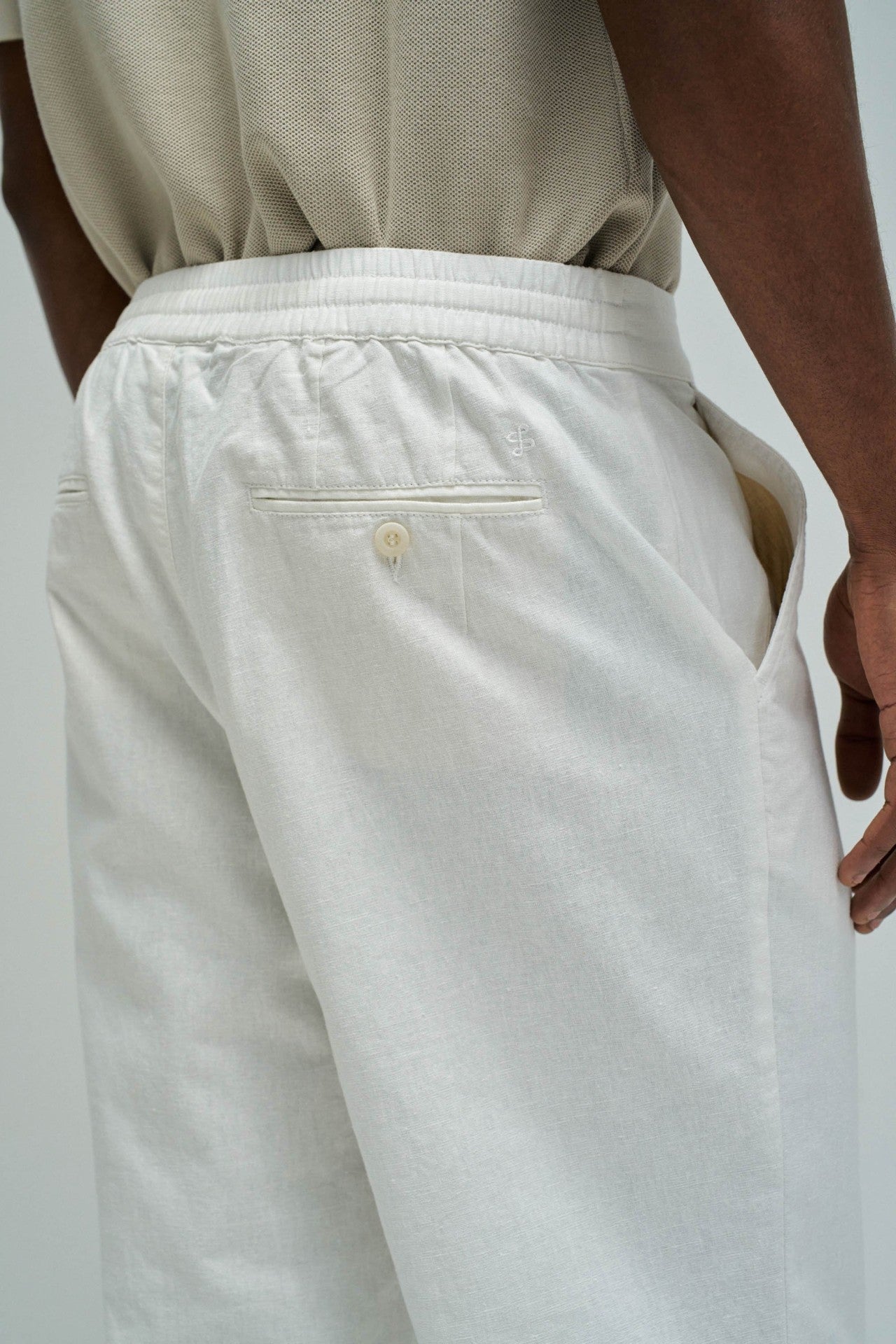 PANTALONES JOGGERS CON LINO
