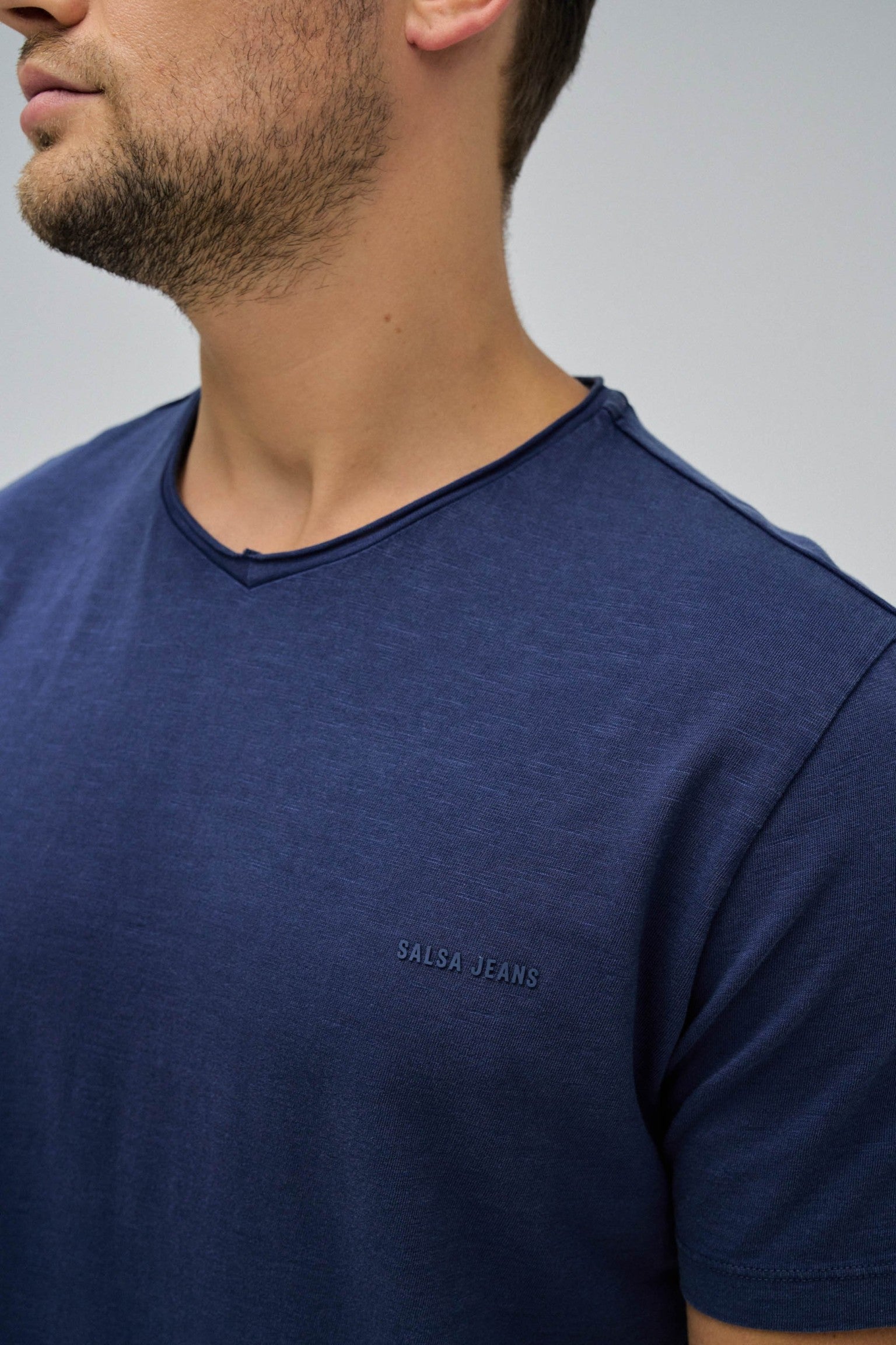 CAMISETA CON LOGO