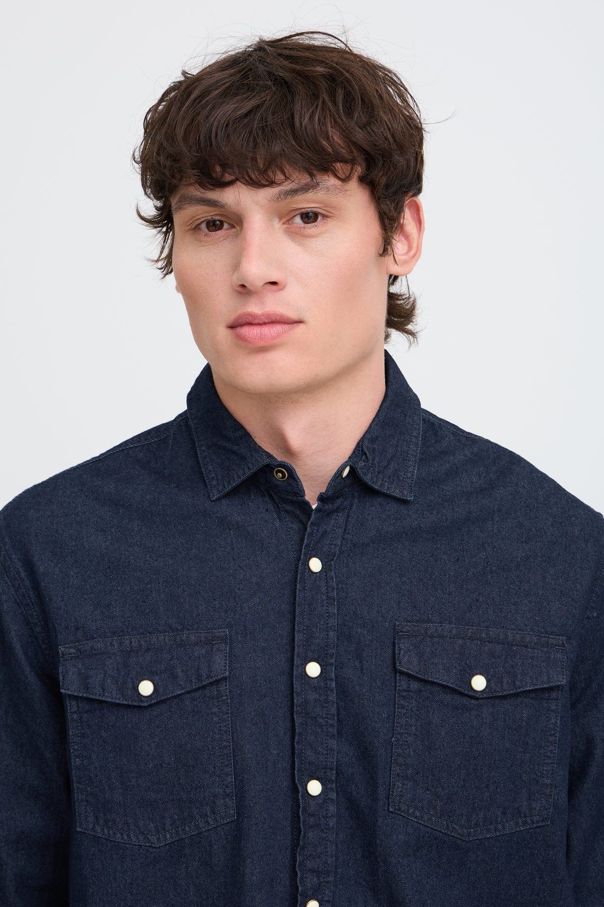 Camisa vaquera Blend con corchetes denim