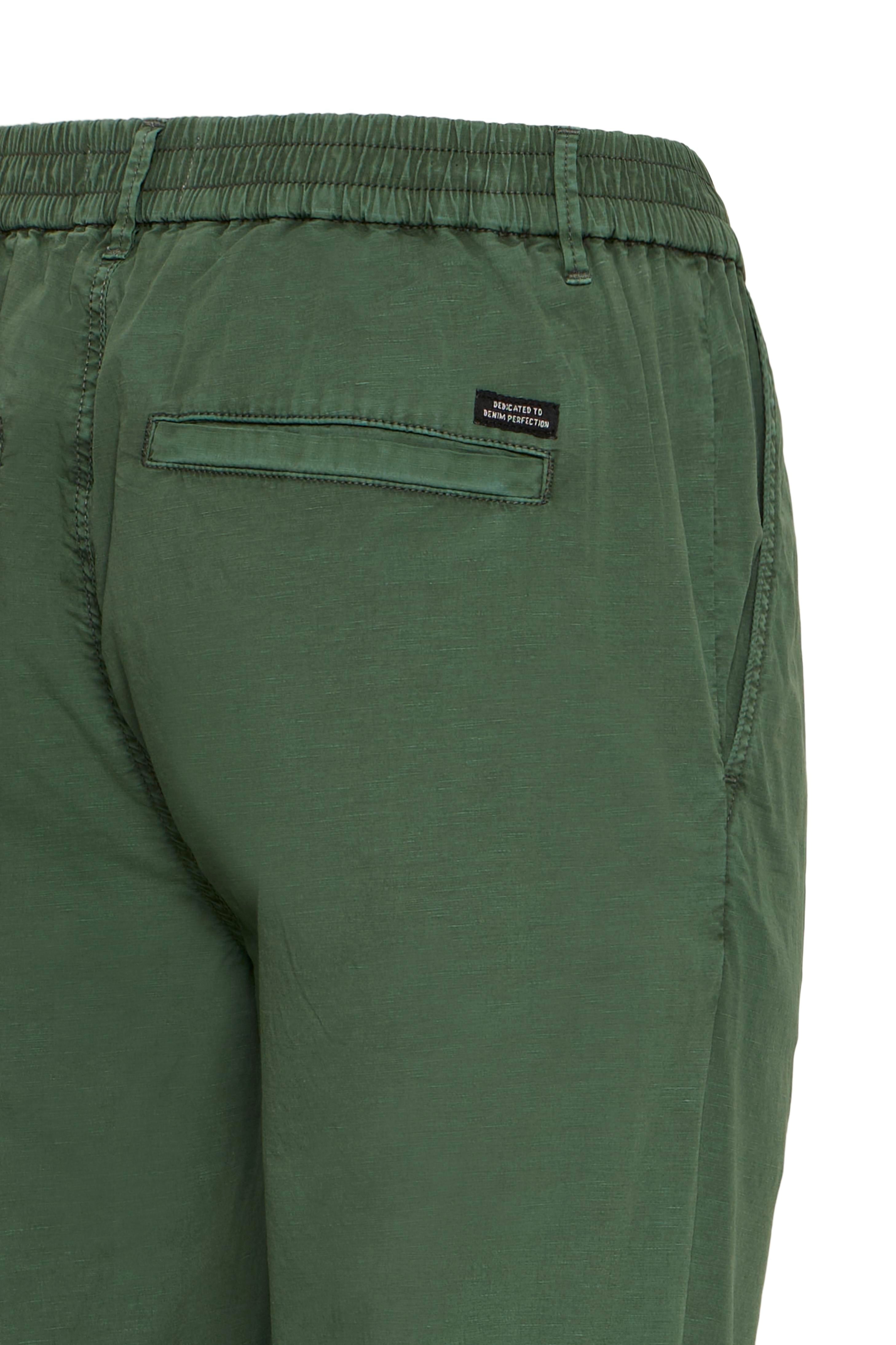 Pantalon chino color duck green