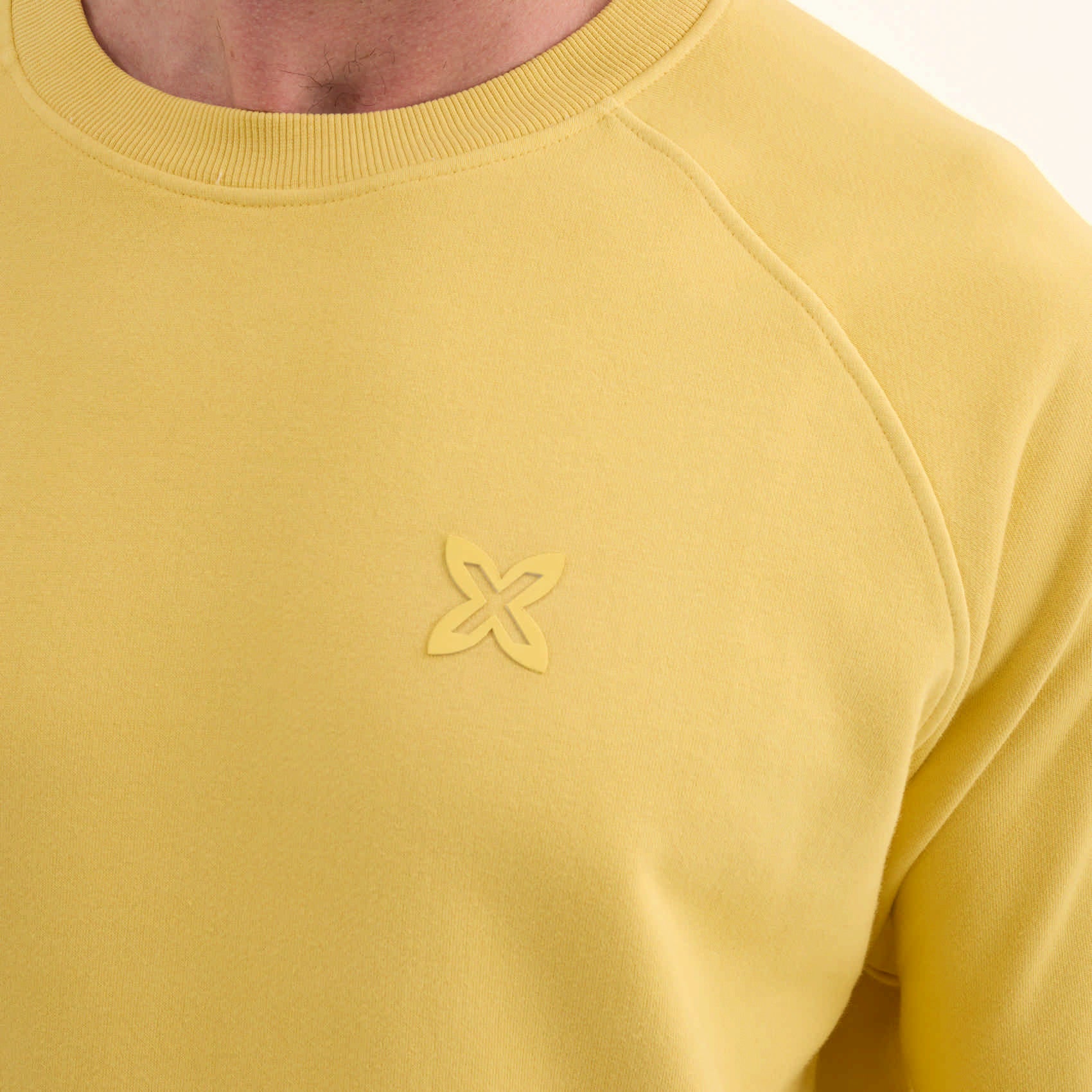 Sudadera Básica Algodón Orgánico Mostaza ESSENTIALS SWEATSHIRT MUSTARD