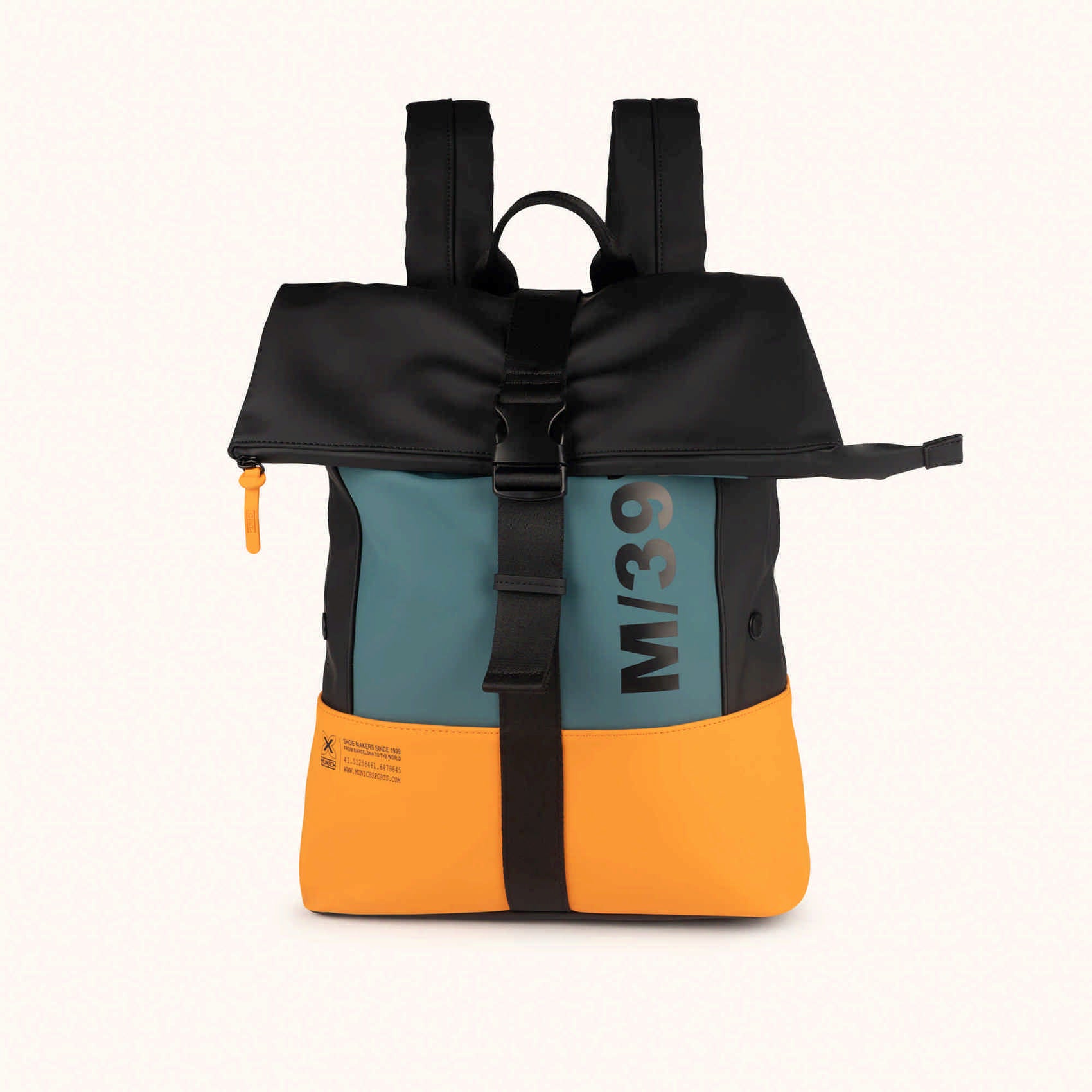 Mochila Urbana Impermeable Munich color negro y naranja