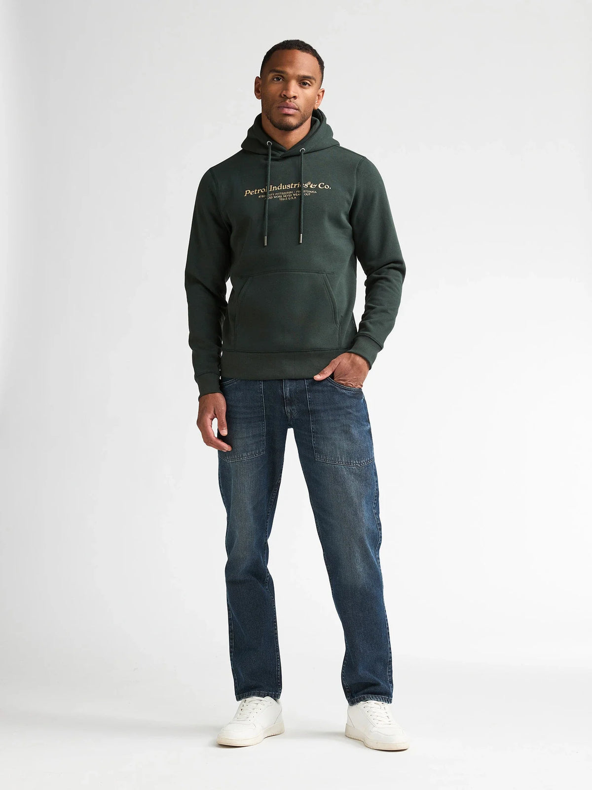 Sudadera con capucha y mangas raglán estampadas cedarwood