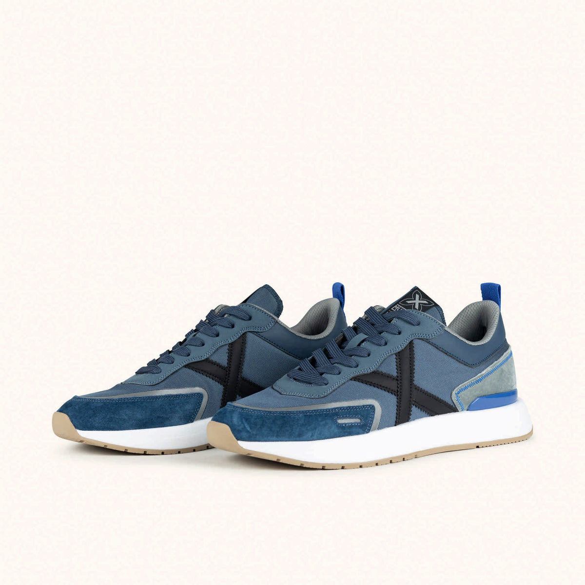 MUNICH SPEED 22 Sneakers de diseño contemporáneo y deportivo Azul, Gris y Negro
