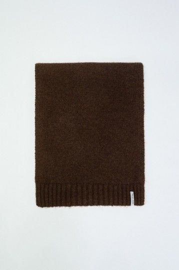 BASIC KNIT SCARF WITH LABEL