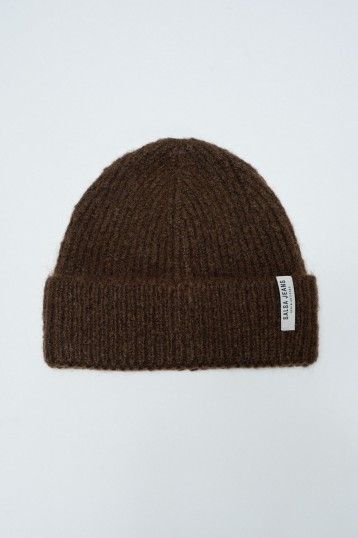 VolverFW26 | Vendas Gerais KNIT BEANIE WITH LABEL