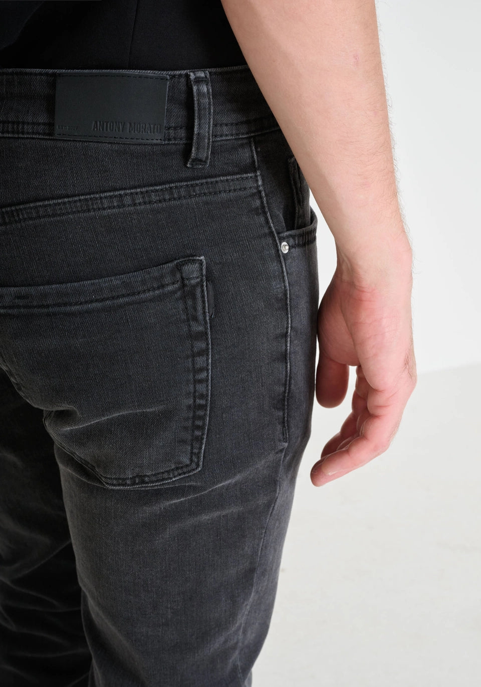 Pantalón vaquero Ozzy Tapered Fit Power Stretch Black