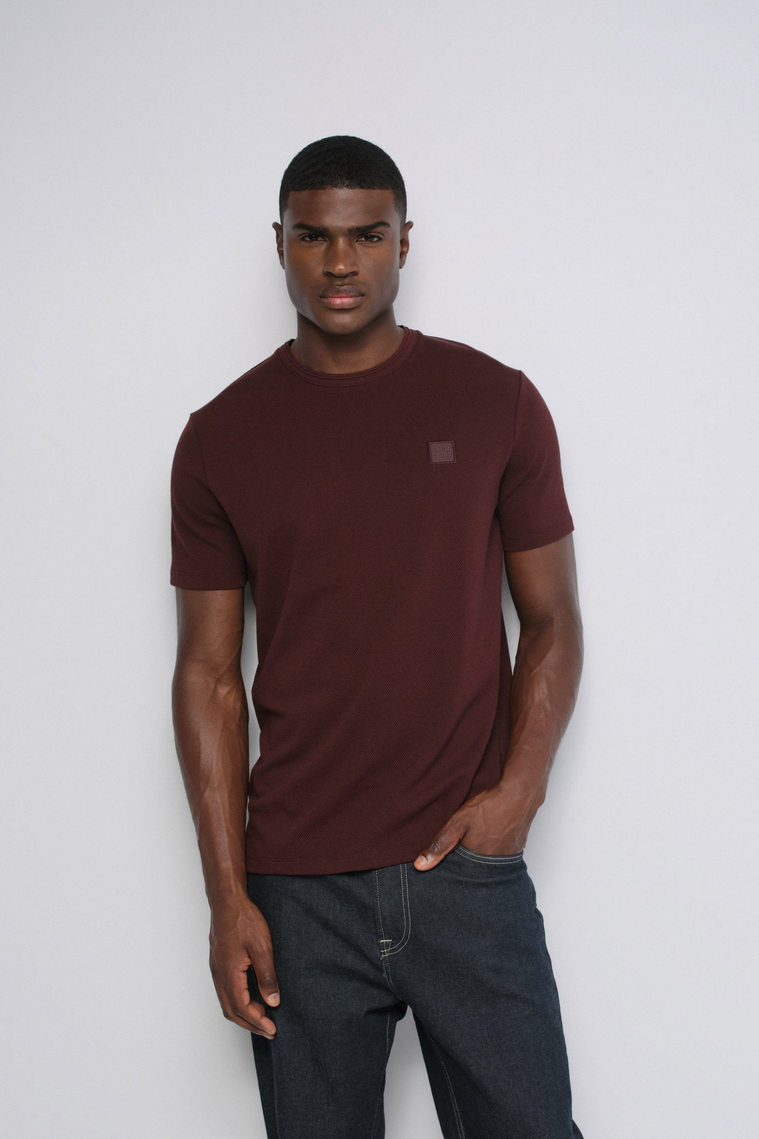 Camiseta Salsa regular fit con textura Col. vino